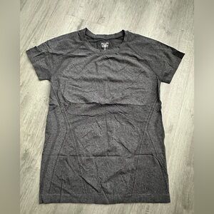 Athleta Momentum Seamless Short Sleeve